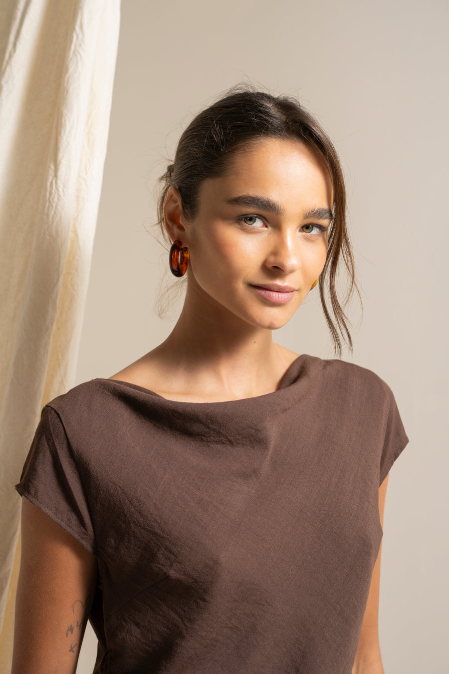 BLUSA ZURI café