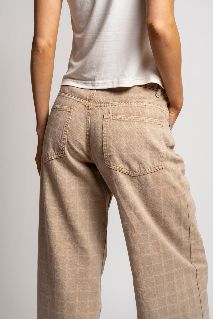 JEANS MUJER WIDE LEG TIRO BAJO CHECKS beige