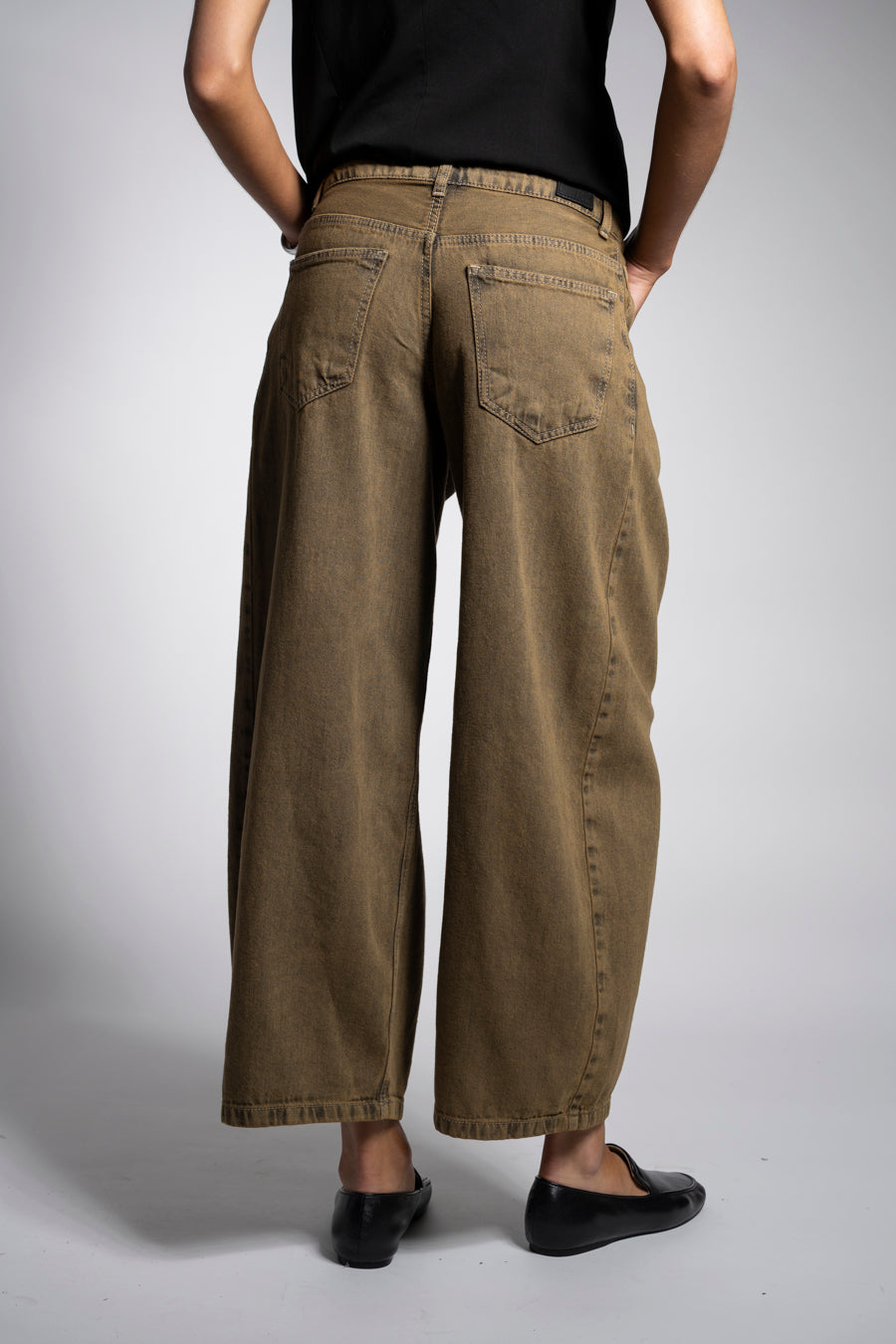 JEANS BARREL TIRO MEDIO ISIDORA oxidado