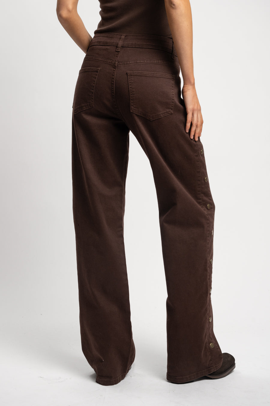 JEANS ZENDA RECTO TIRO MEDIO chocolate