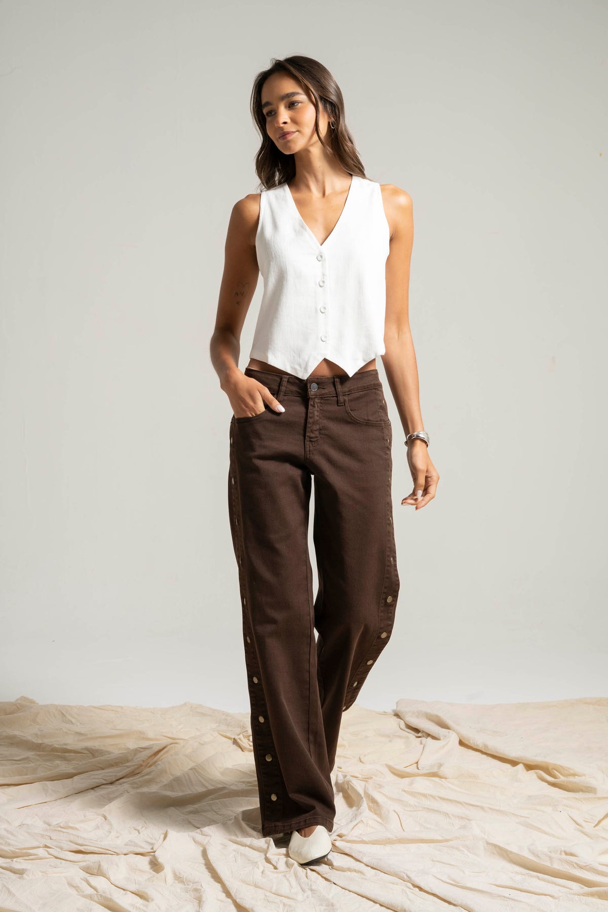 JEANS MUJER ZENDA RECTO TIRO MEDIO chocolate