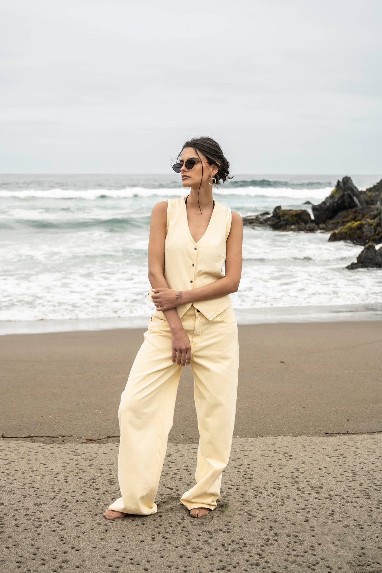 JEANS WIDE LEG JAVIERA Tiro medio amarillo