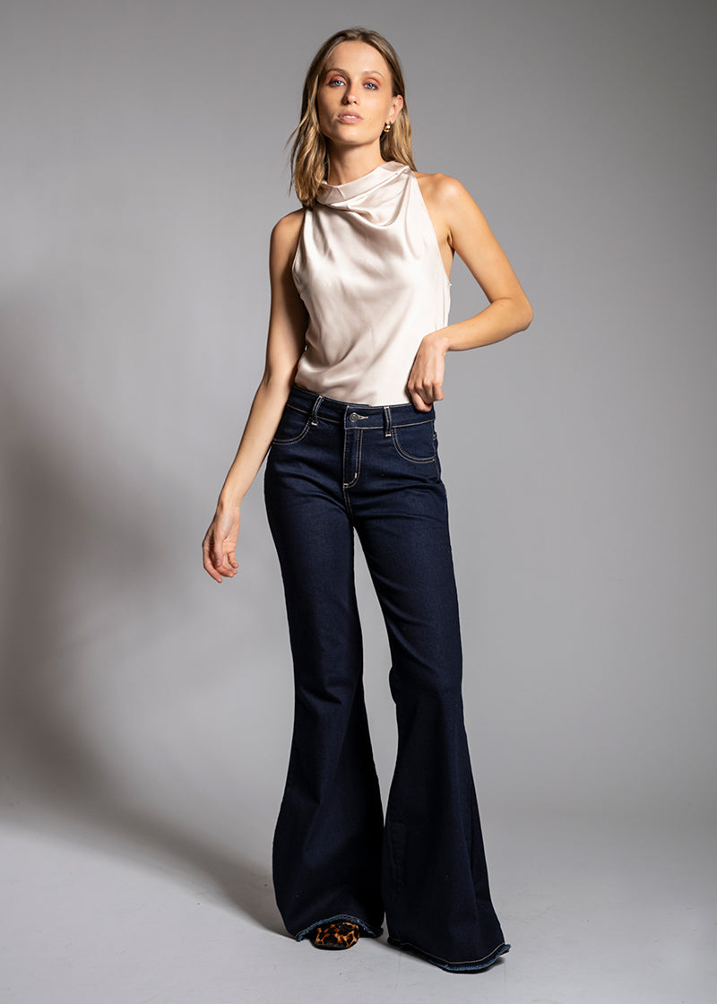 JEANS FLARE TIRO MEDIO NORA azul r