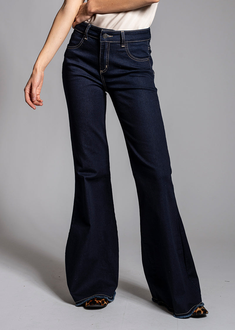 JEANS FLARE TIRO MEDIO NORA azul r