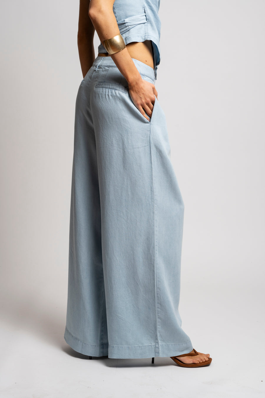 PANTALÓN SUVI celeste
