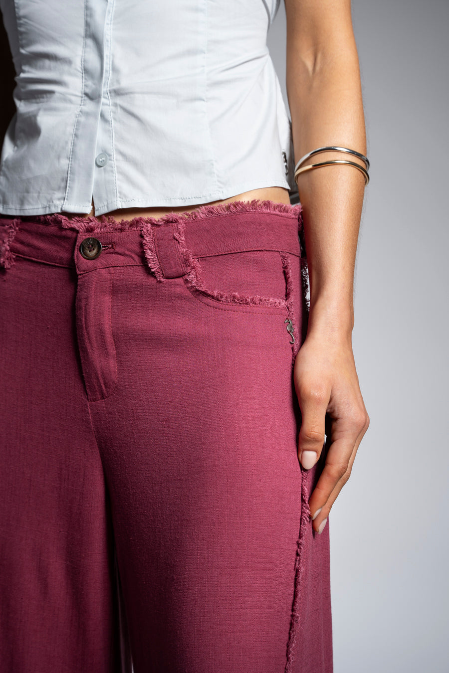 PANTALÓN ANNA FLECOS burdeo