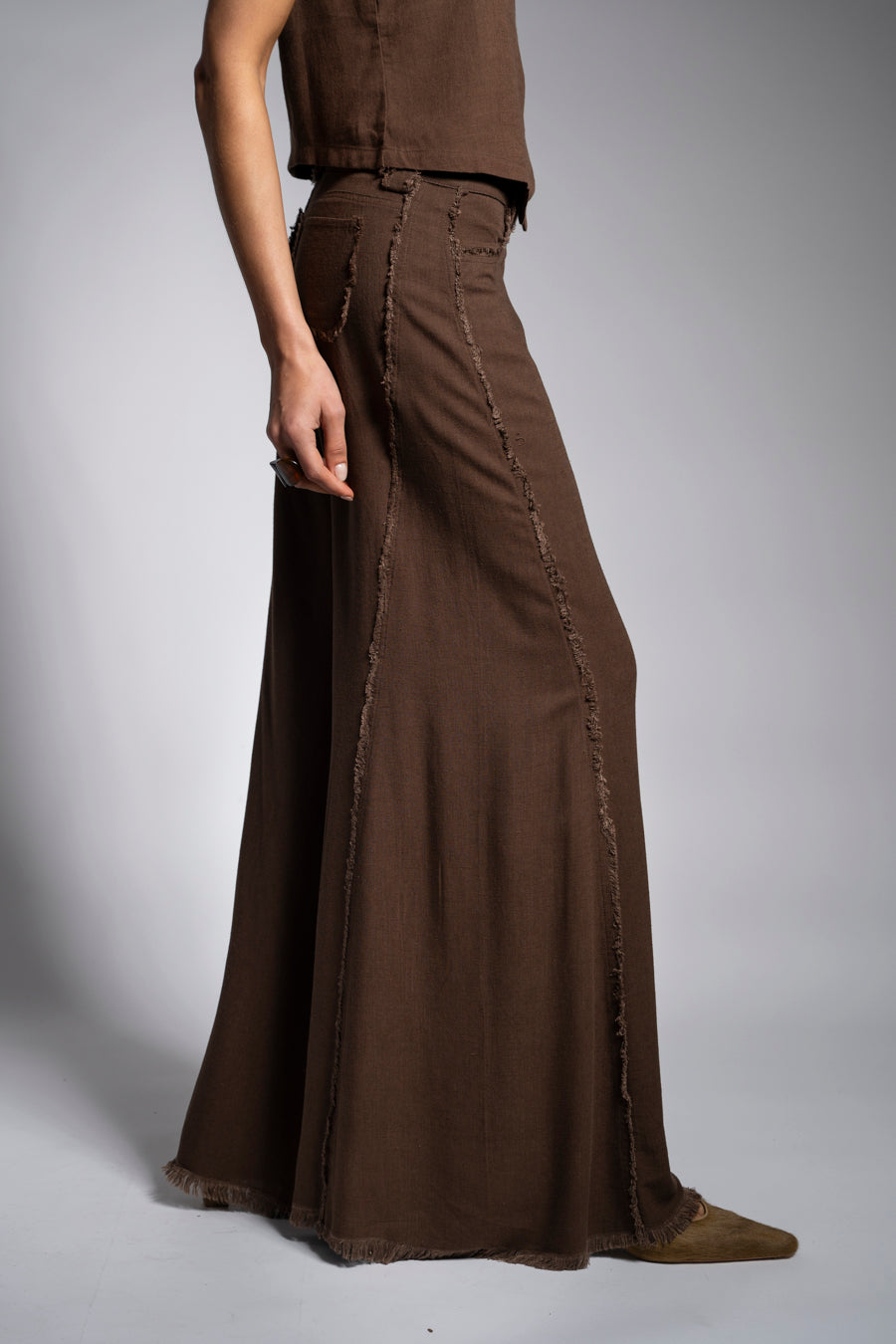 PANTALÓN ANNA FLECOS chocolate