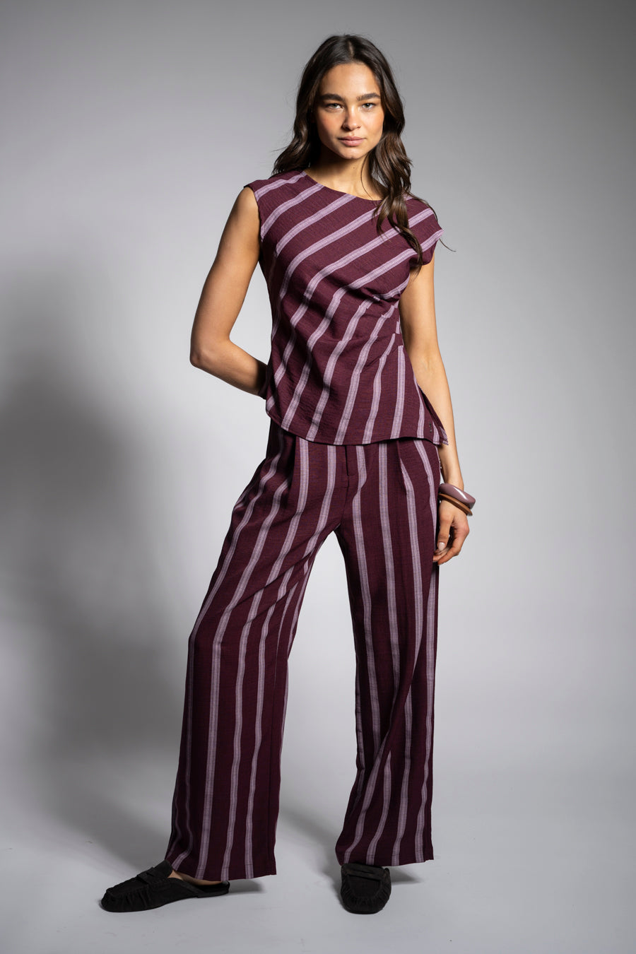 PANTALÓN CARMIN burdeo