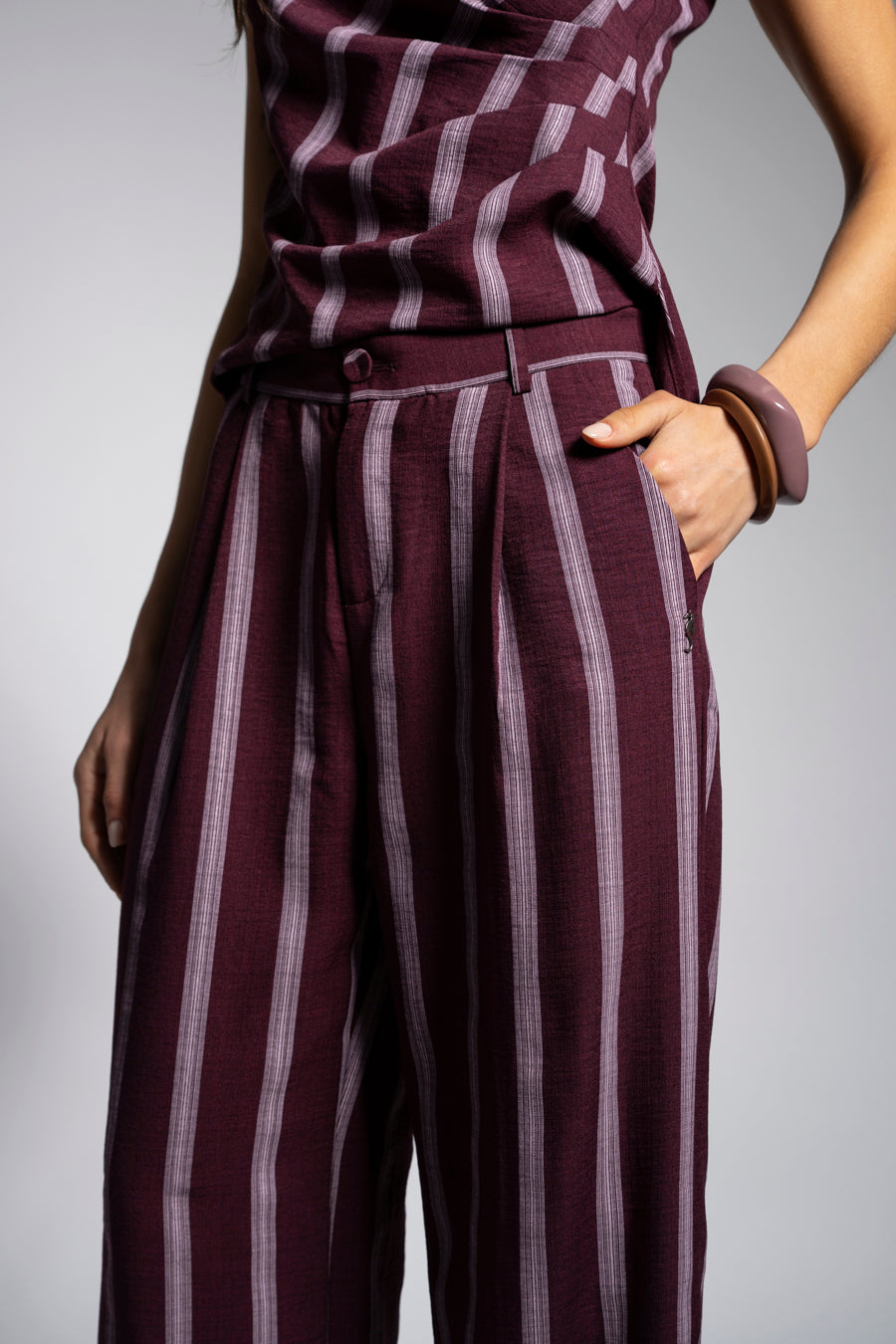 PANTALÓN CARMIN burdeo