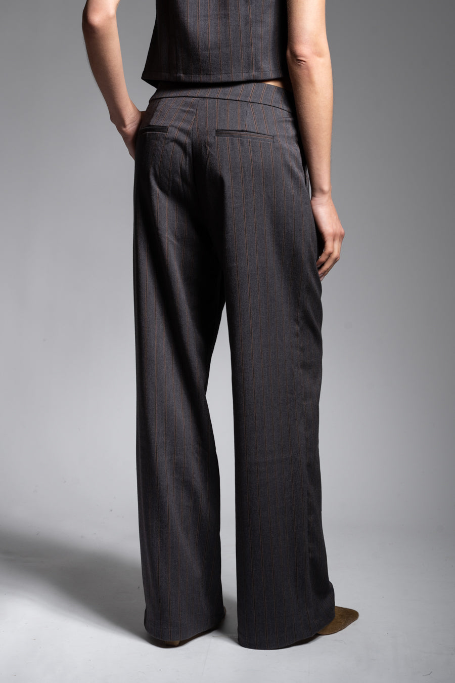 PANTALÓN RAI gris