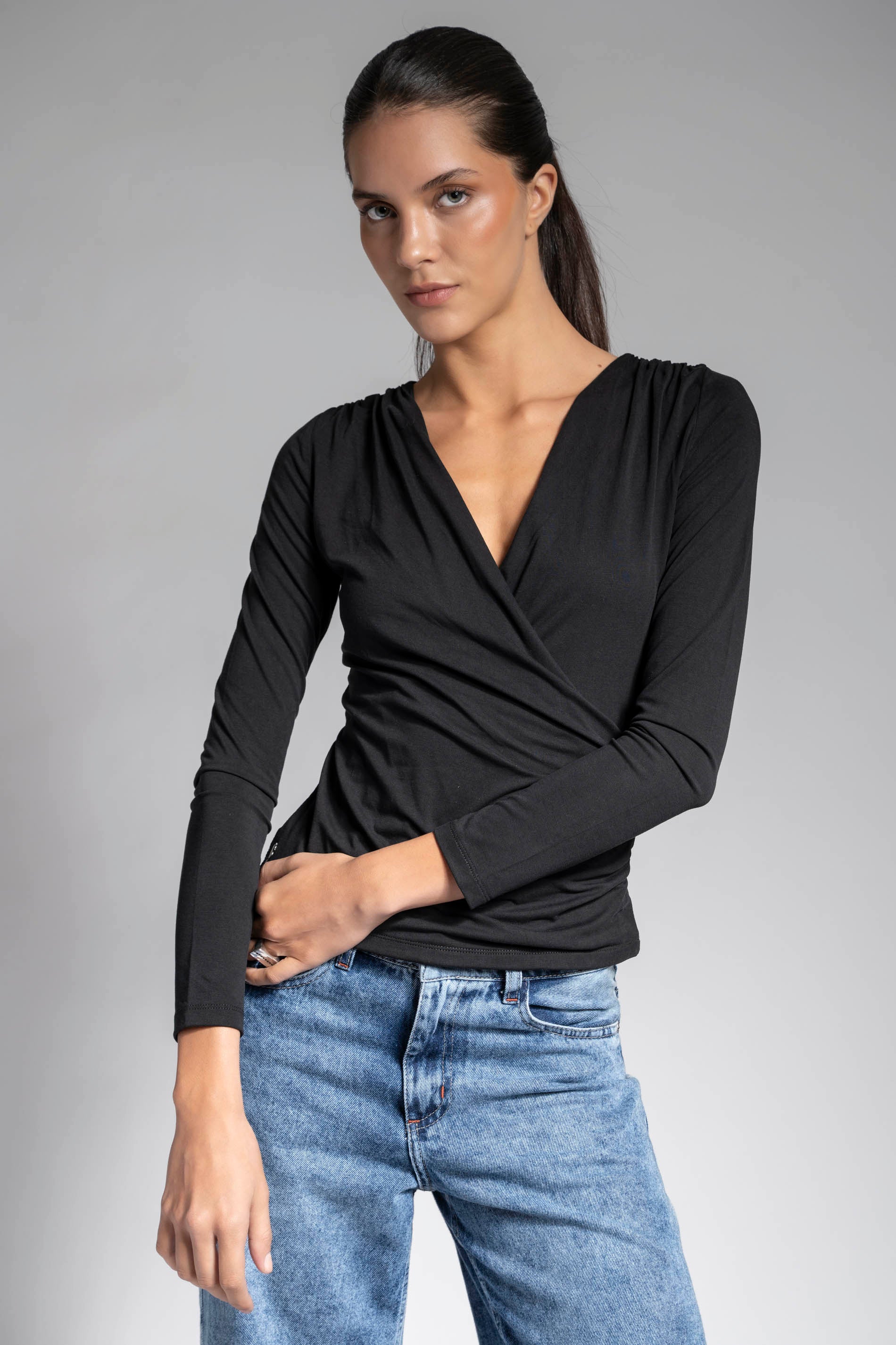 POLERA VICTORIA negro