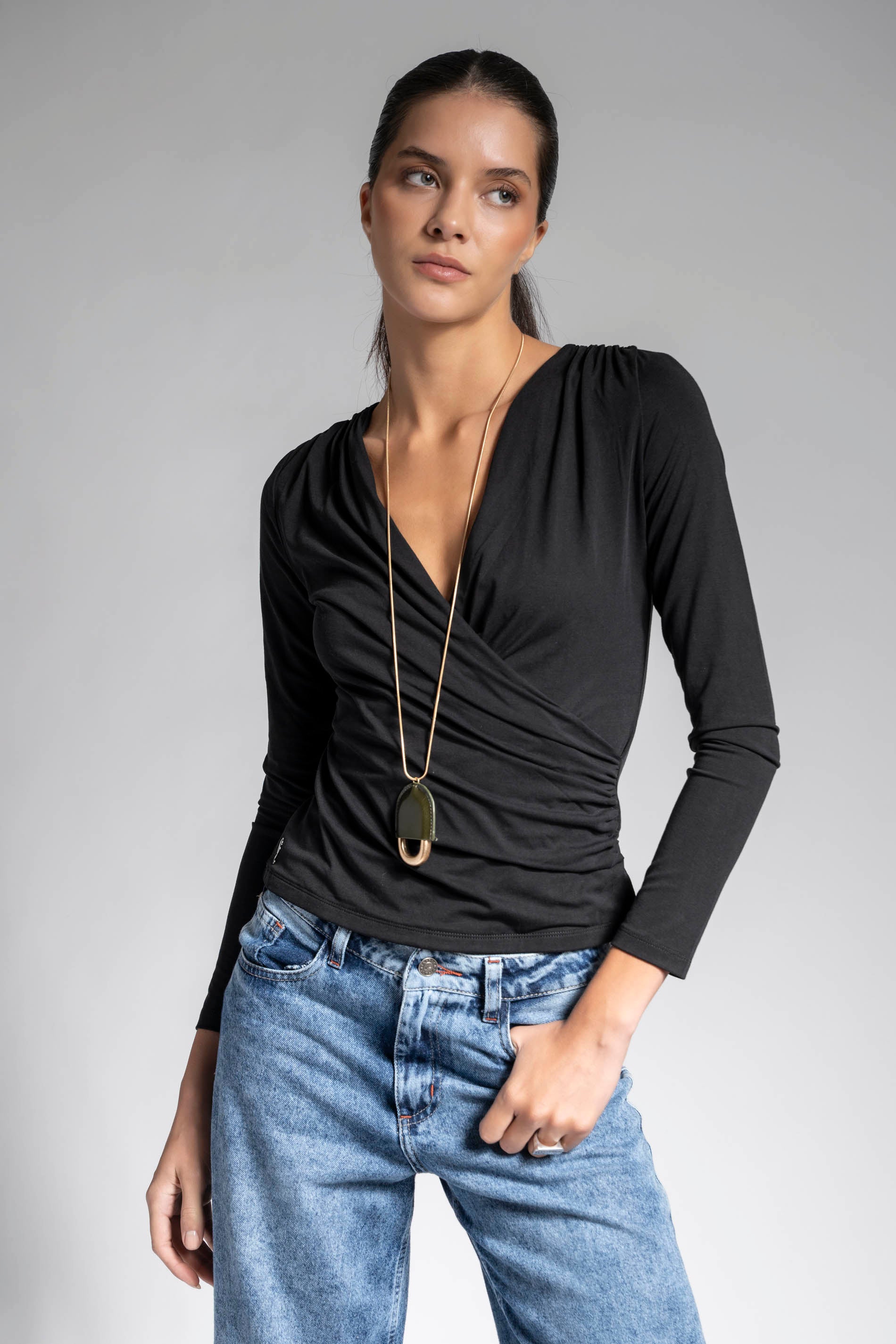 POLERA VICTORIA negro