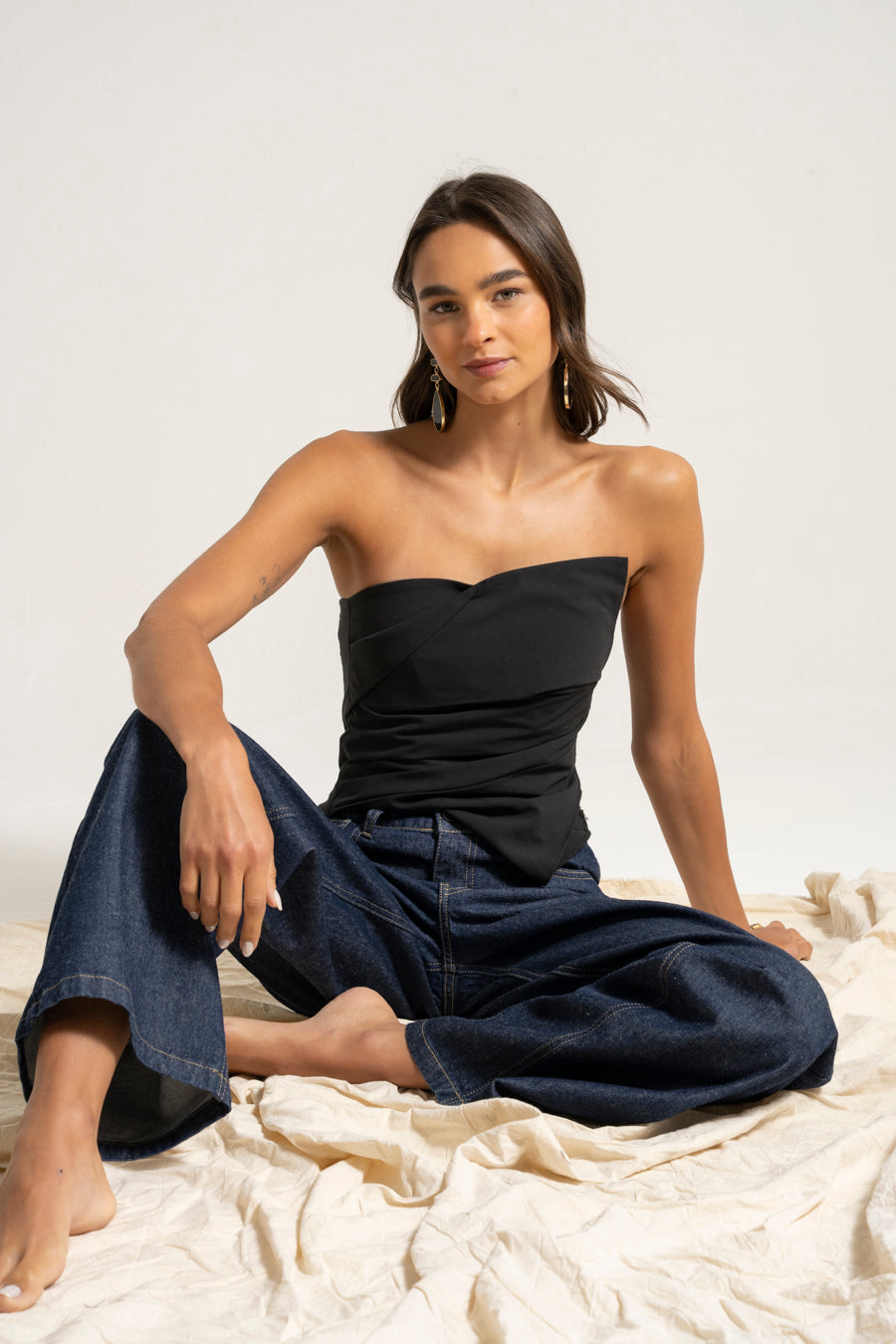 STRAPLESS DELFINA negro
