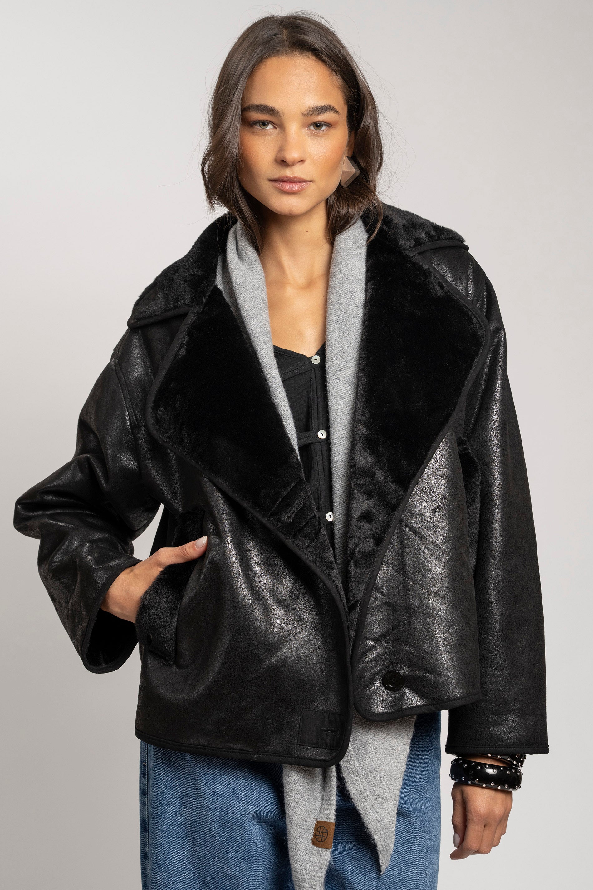 CHAQUETA CONSU negro