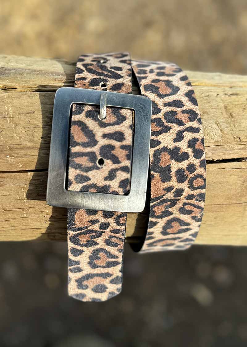 CINTURÓN CUERO CUADRADA animal print