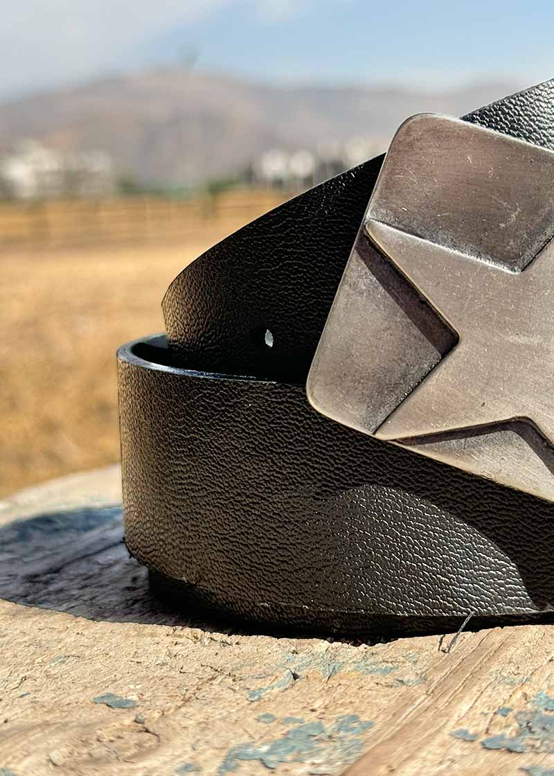 CINTURÓN CUERO ESTRELLA negro