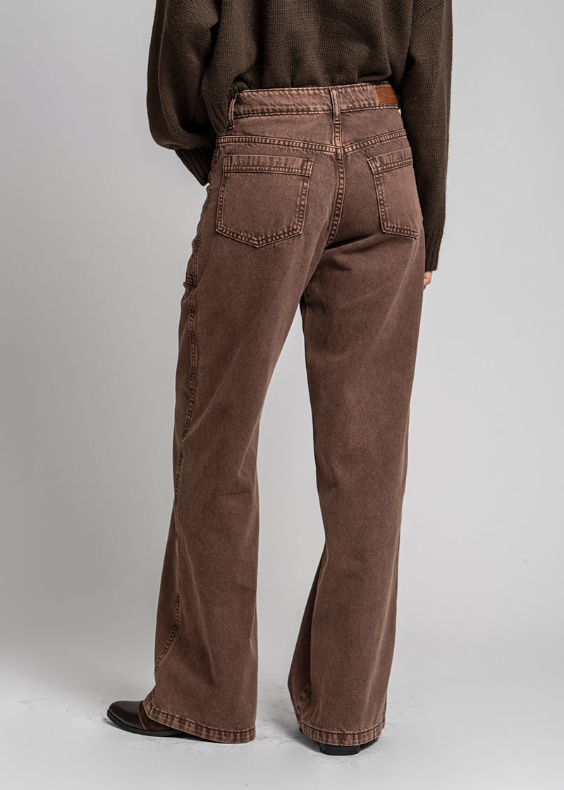 JEANS WIDE LEG TIRO ALTO TALI CAFE