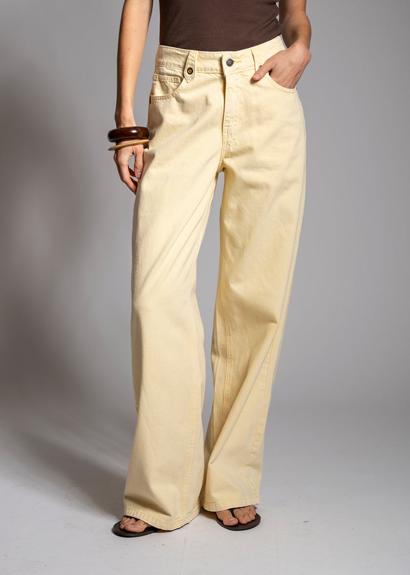 JEANS WIDE LEG JAVIERA Tiro medio amarillo