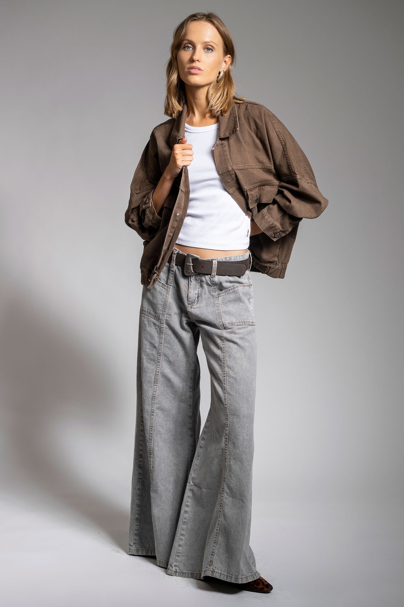 JEANS PALAZZO TIRO MEDIO ARIANNA gris