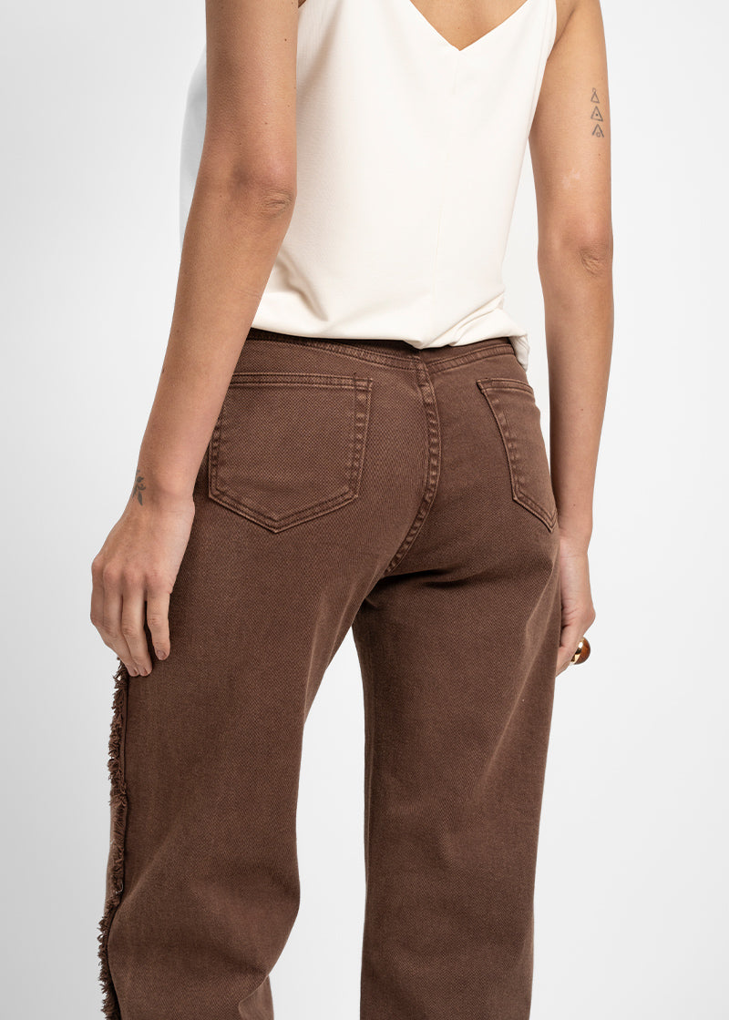 JEANS LEVA RECTO TIRO BAJO café