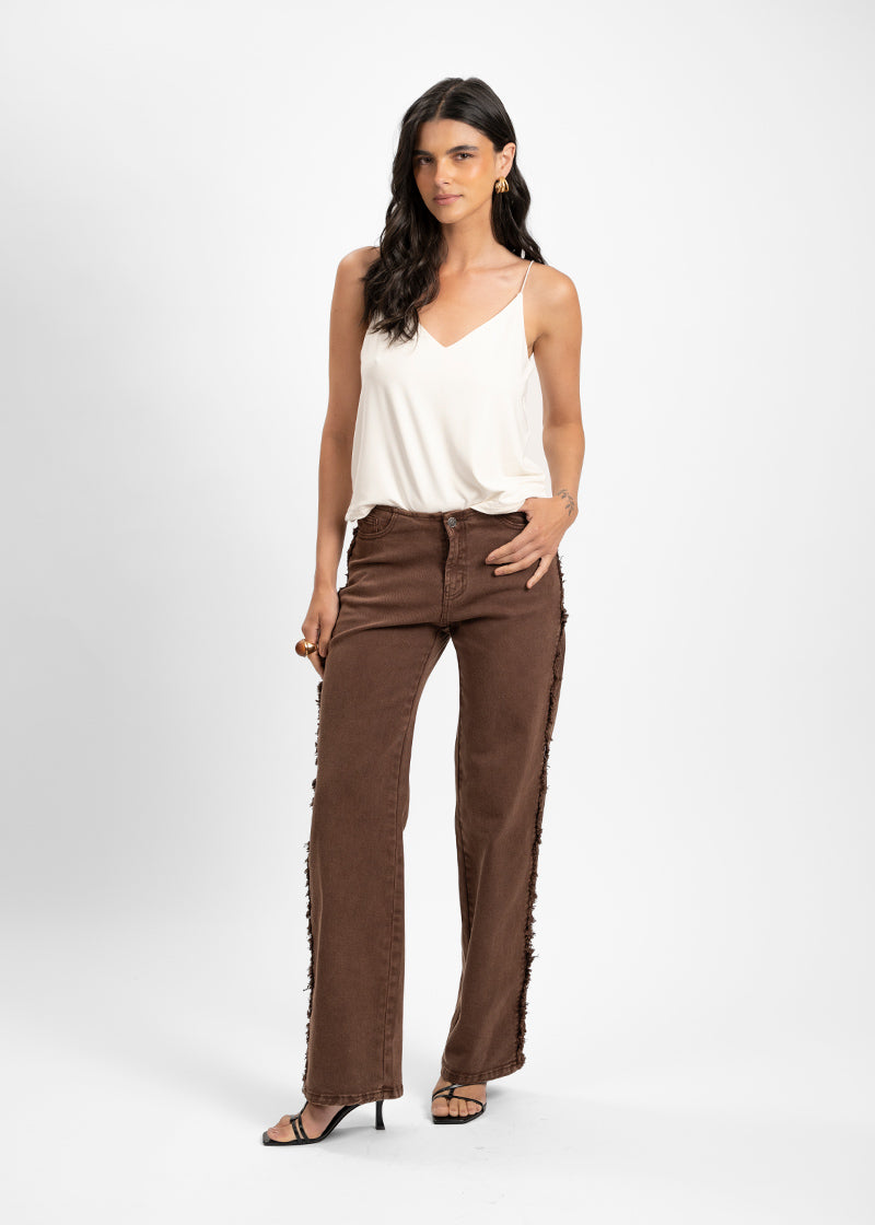 JEANS LEVA RECTO TIRO BAJO café