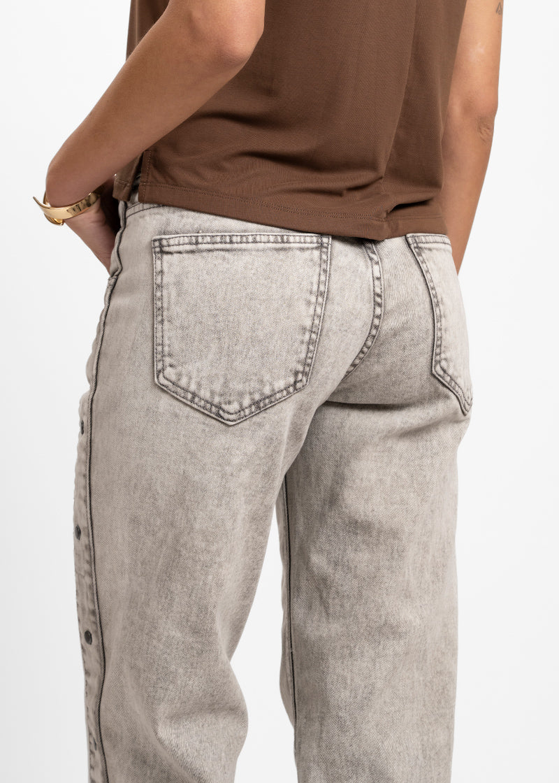 JEANS ZENDA RECTO TIRO MEDIO gris