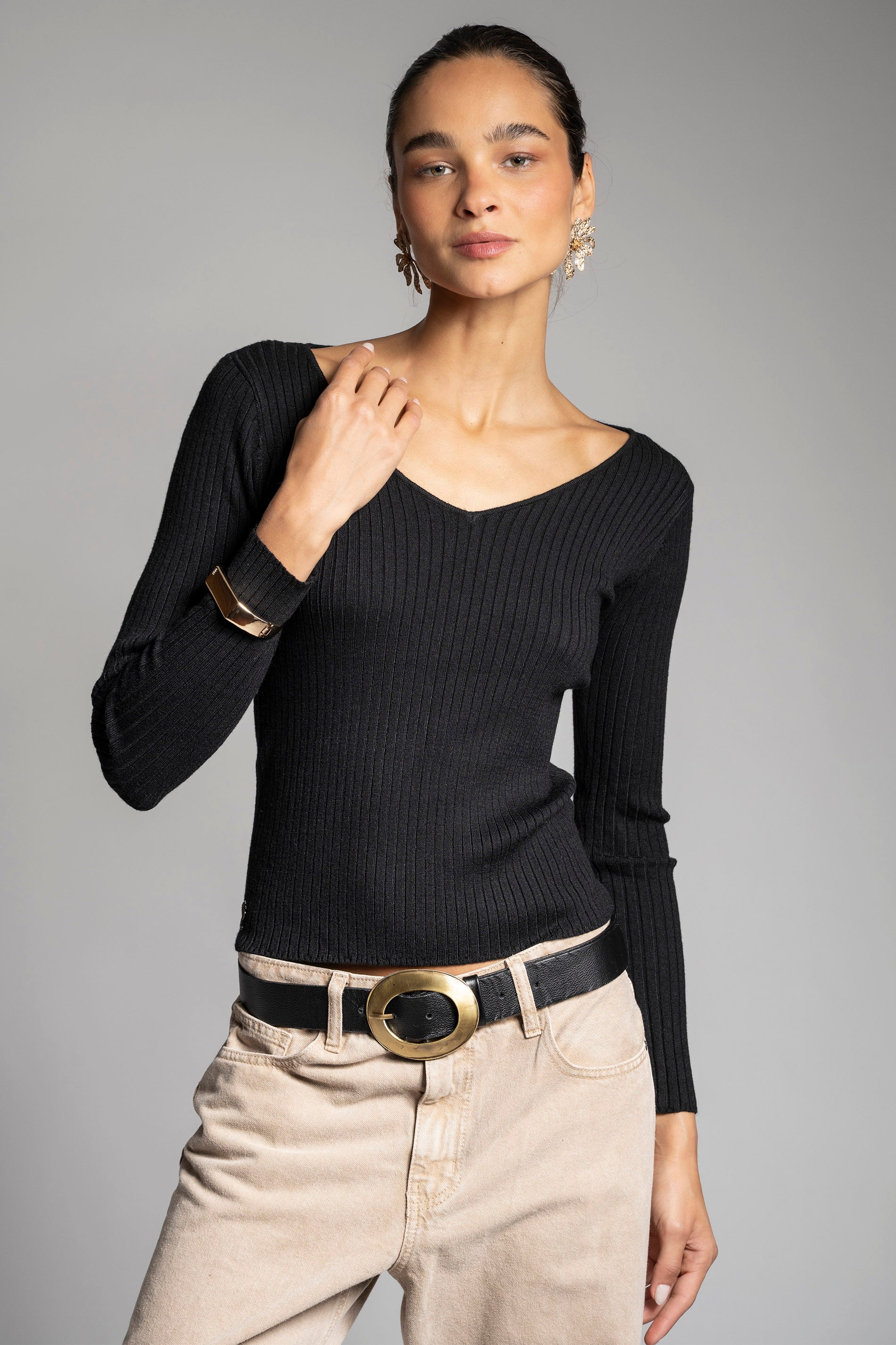 POLERA TEJIDA PASCUALA V negro