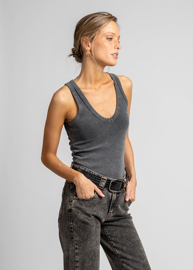 POLERA MARU V grafito