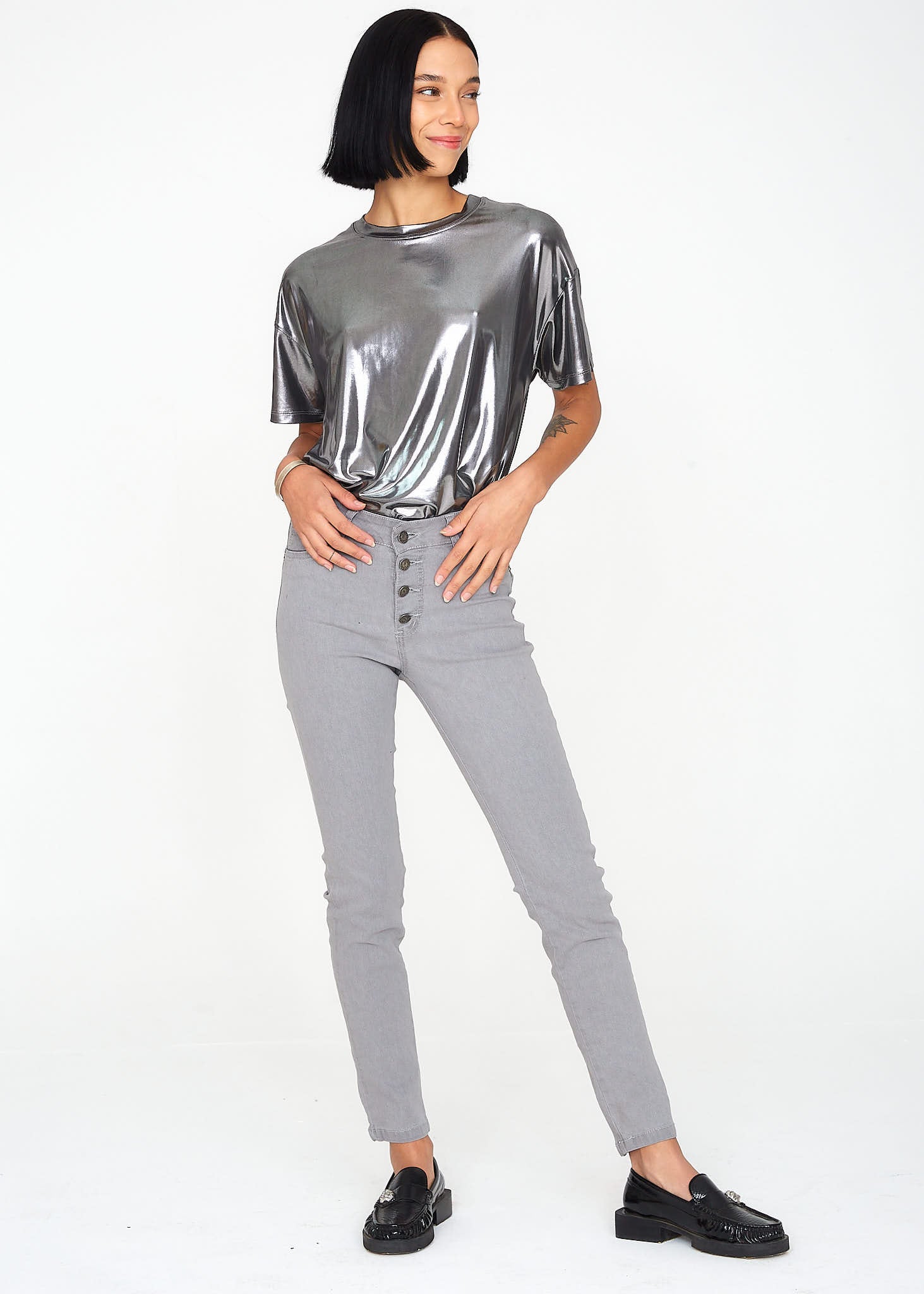 JEANS SKINNY TIRO MEDIO DANA B gris