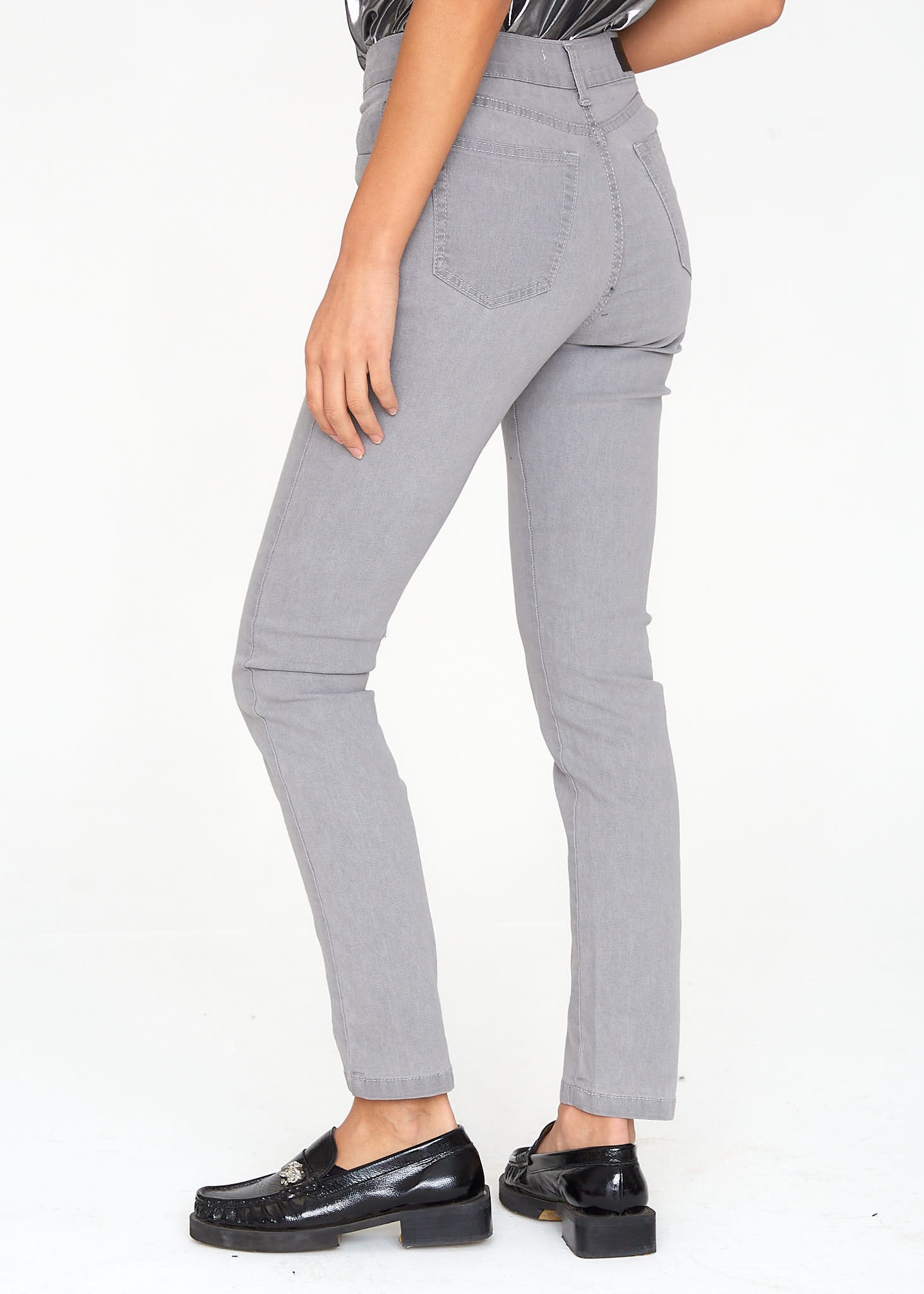 JEANS SKINNY TIRO MEDIO DANA B gris