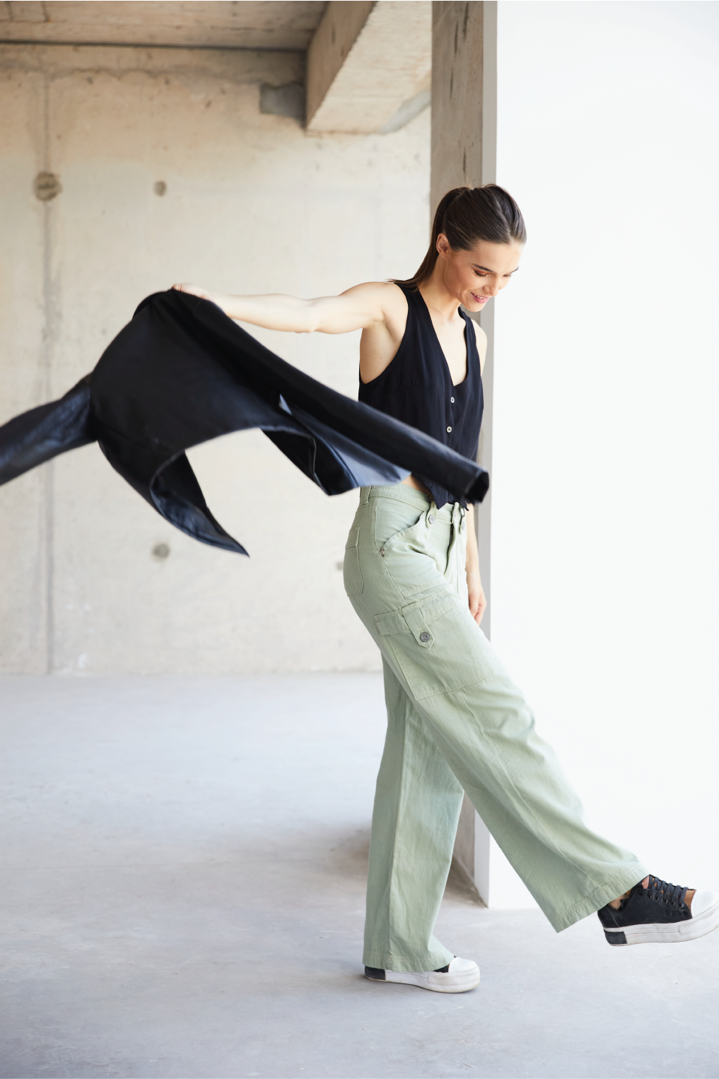 JEANS CARGO TIRO ALTO JUANA verde