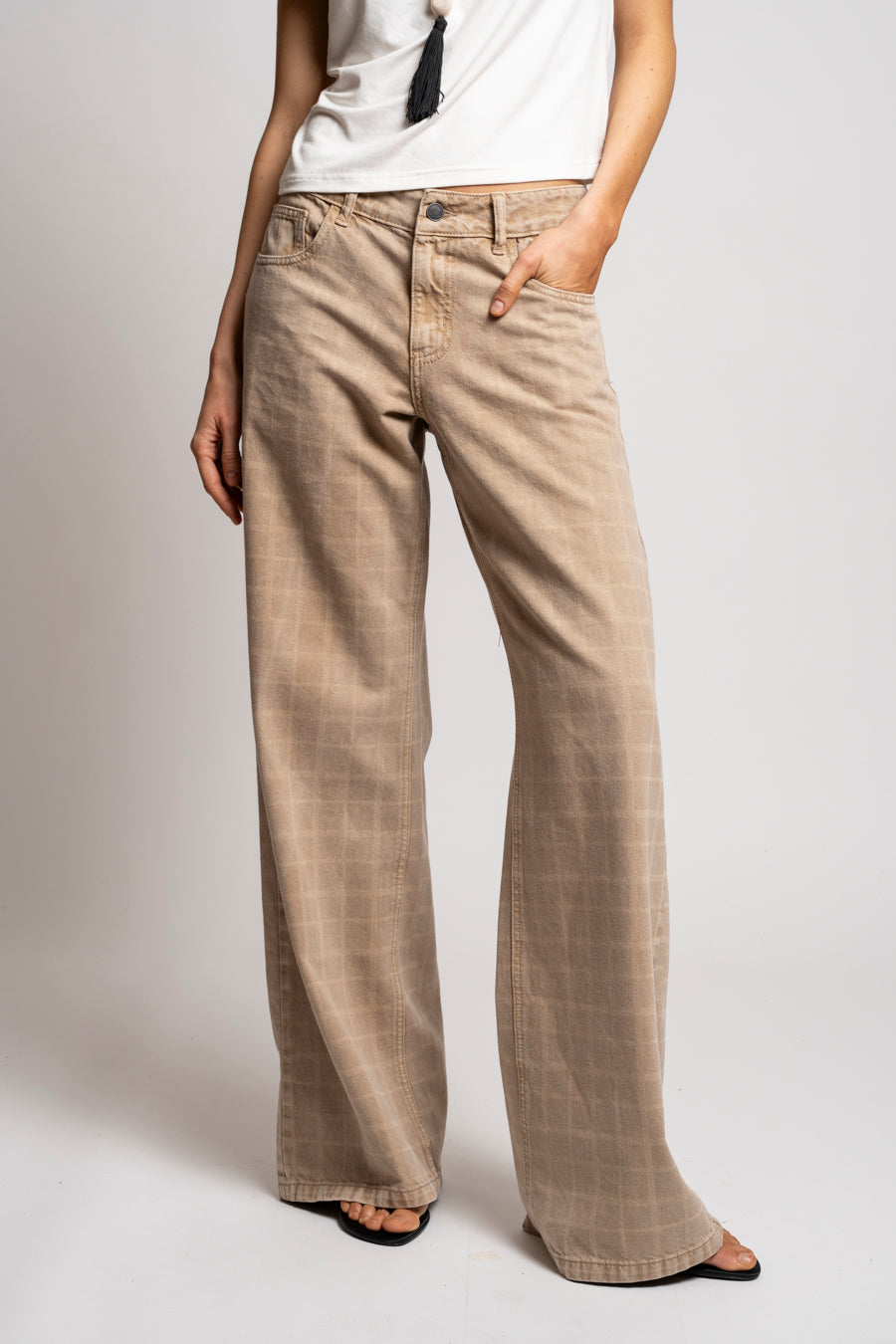 JEANS MUJER WIDE LEG TIRO BAJO CHECKS beige