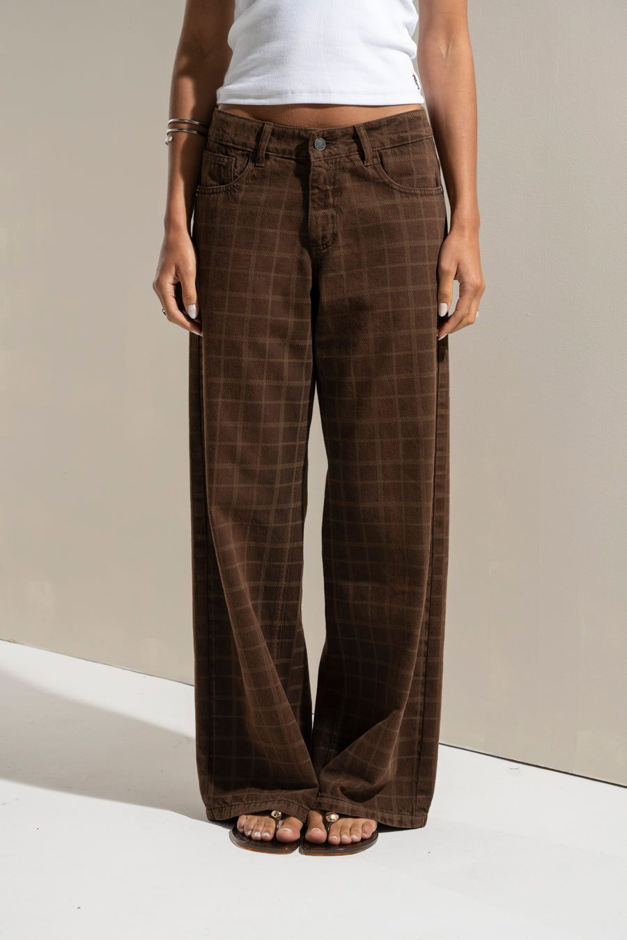 JEANS MUJER WIDE LEG TIRO BAJO CHECKS chocolate