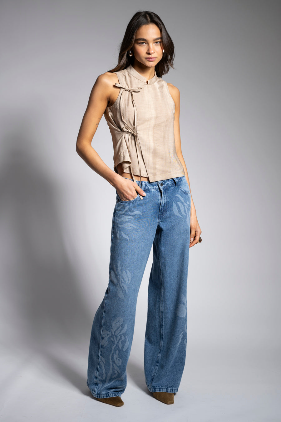 JEANS WIDE LEG TIRO BAJO JOSEFA flores