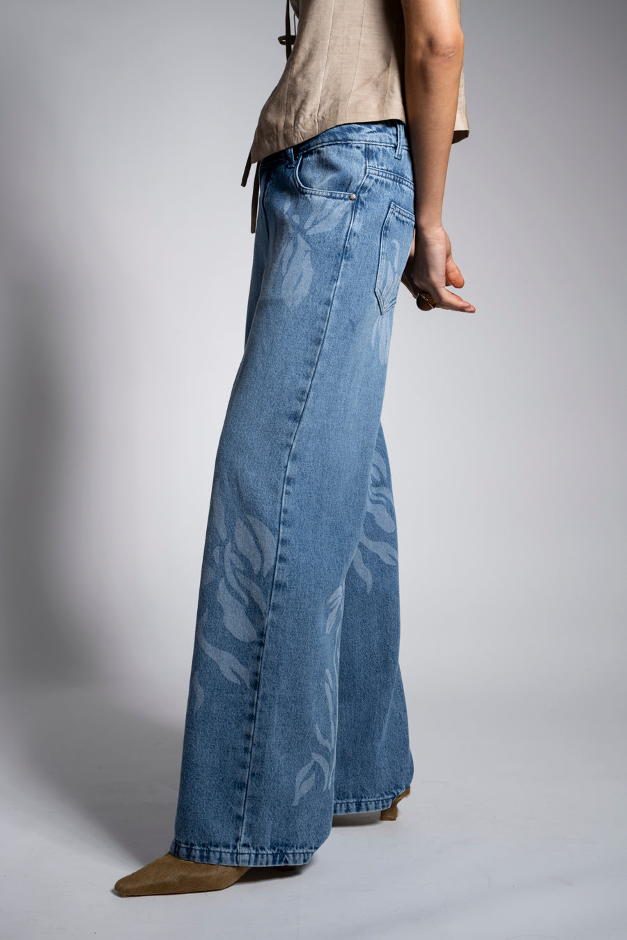 JEANS WIDE LEG TIRO BAJO JOSEFA flores