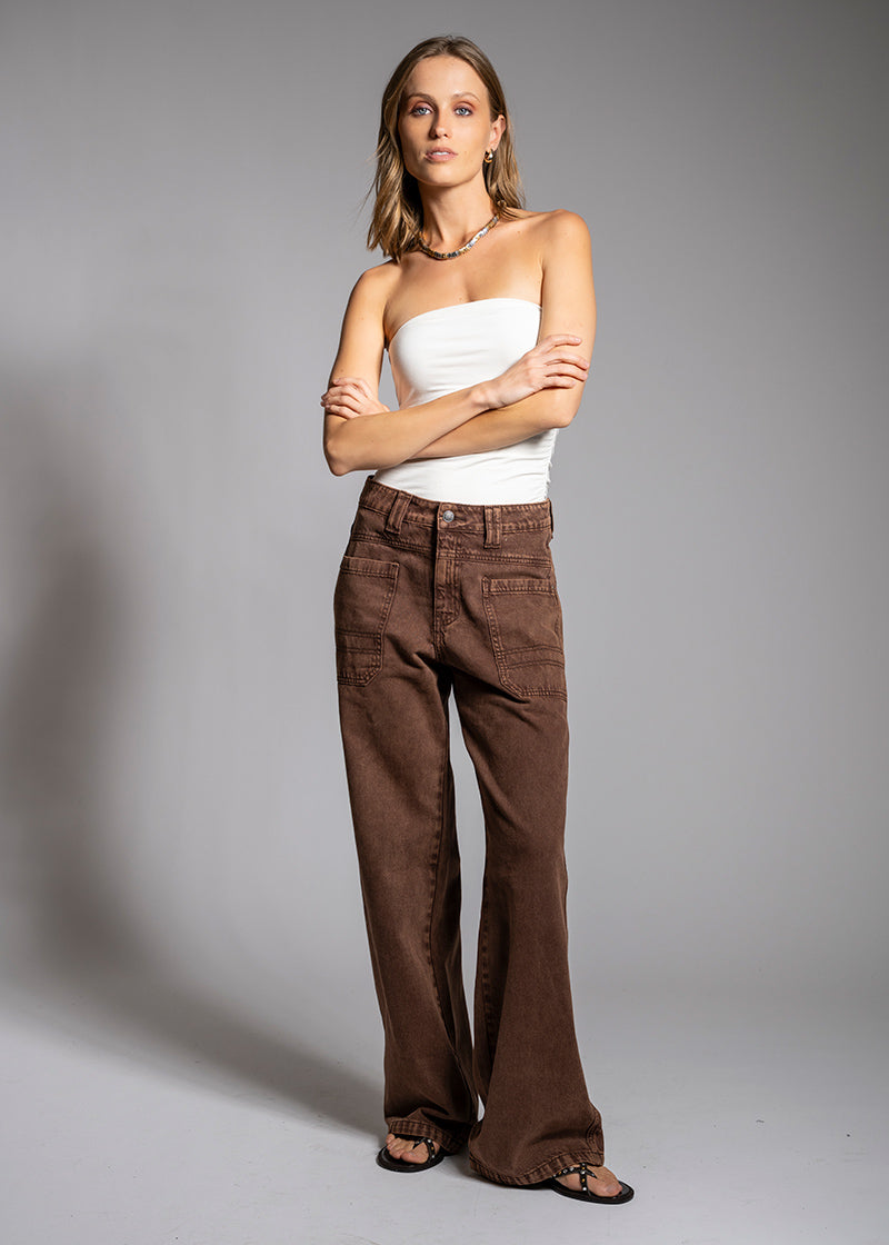 JEANS WIDE LEG TIRO ALTO TALI CAFE