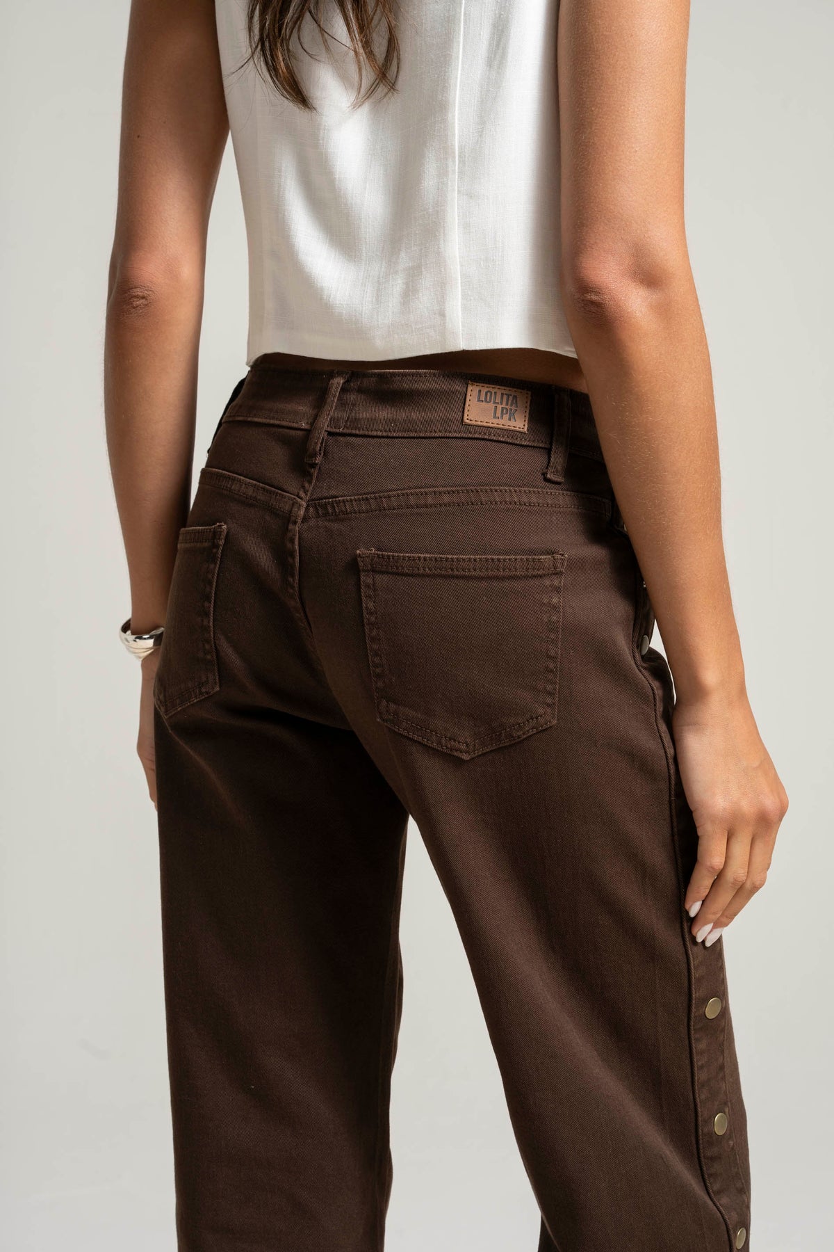 JEANS MUJER ZENDA RECTO TIRO MEDIO chocolate