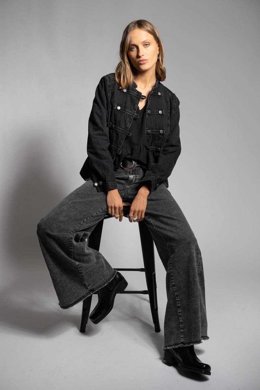 JEANS PALAZZO TIRO MEDIO ANNA gris gravillado