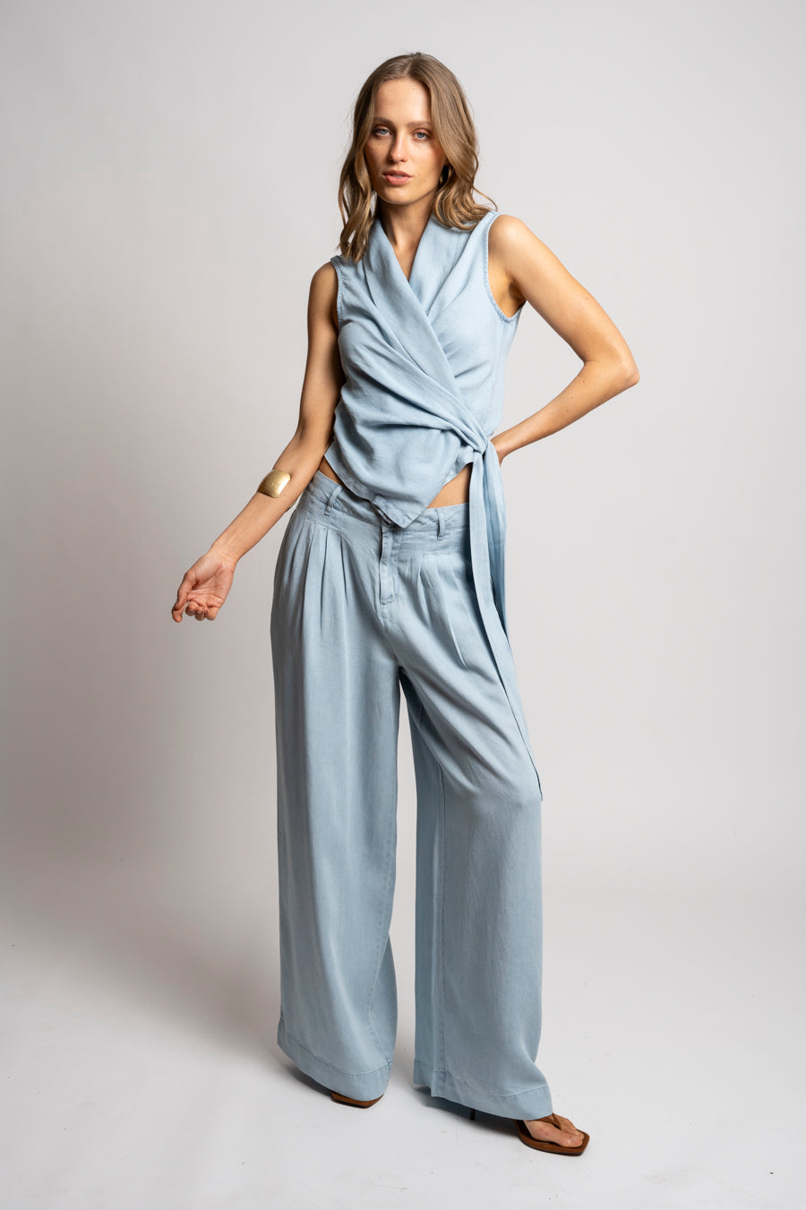 PANTALÓN SUVI celeste