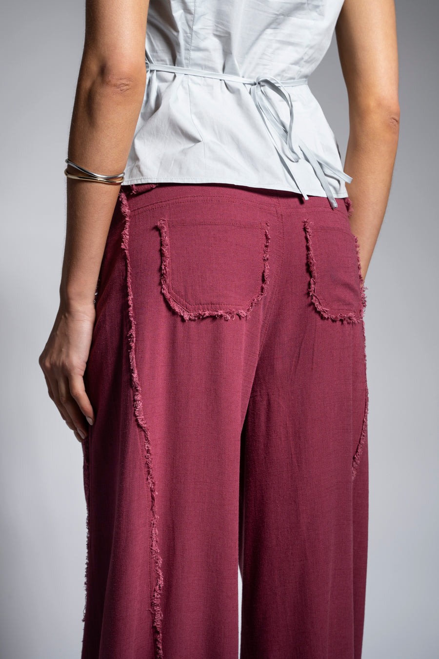 PANTALÓN ANNA FLECOS burdeo