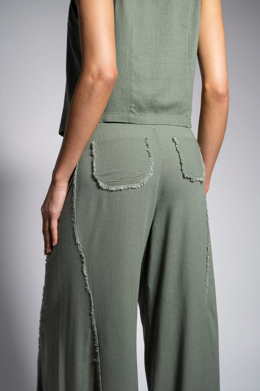 PANTALÓN ANNA FLECOS verde