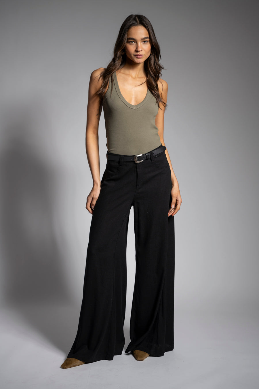 PANTALÓN ANNA TA Lino Tiro Alto negro