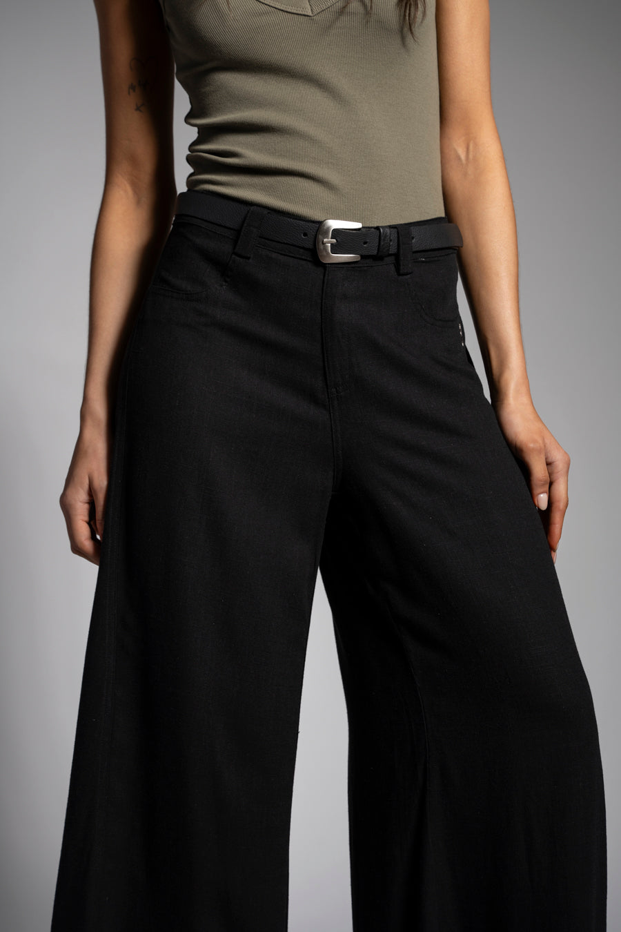 PANTALÓN ANNA TA Lino Tiro Alto negro