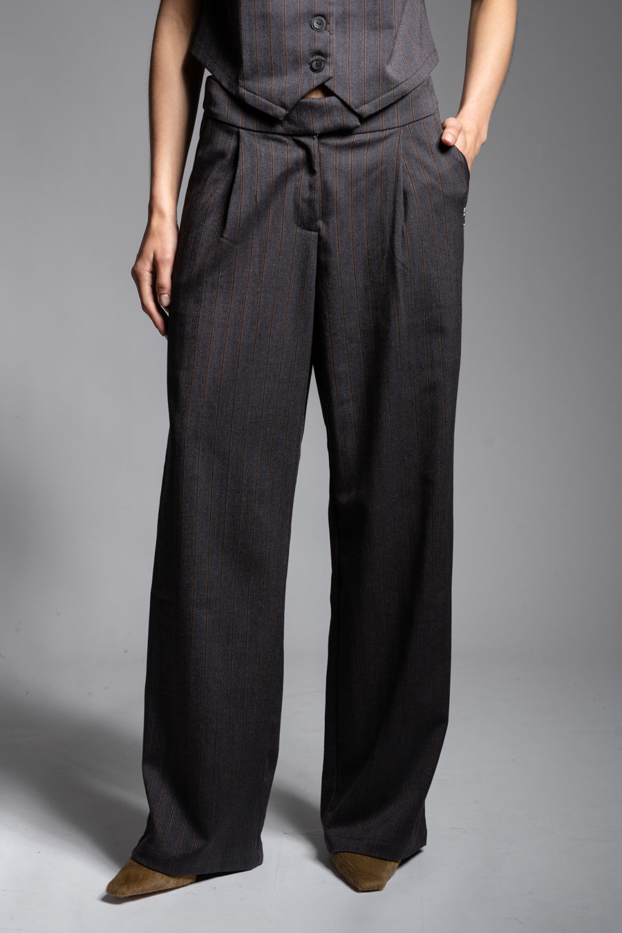 PANTALÓN RAI gris