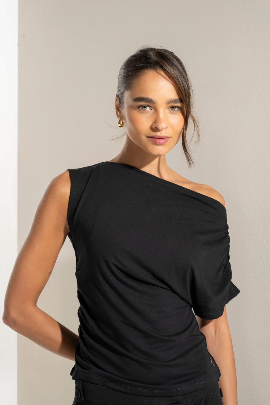 POLERA AVA negro