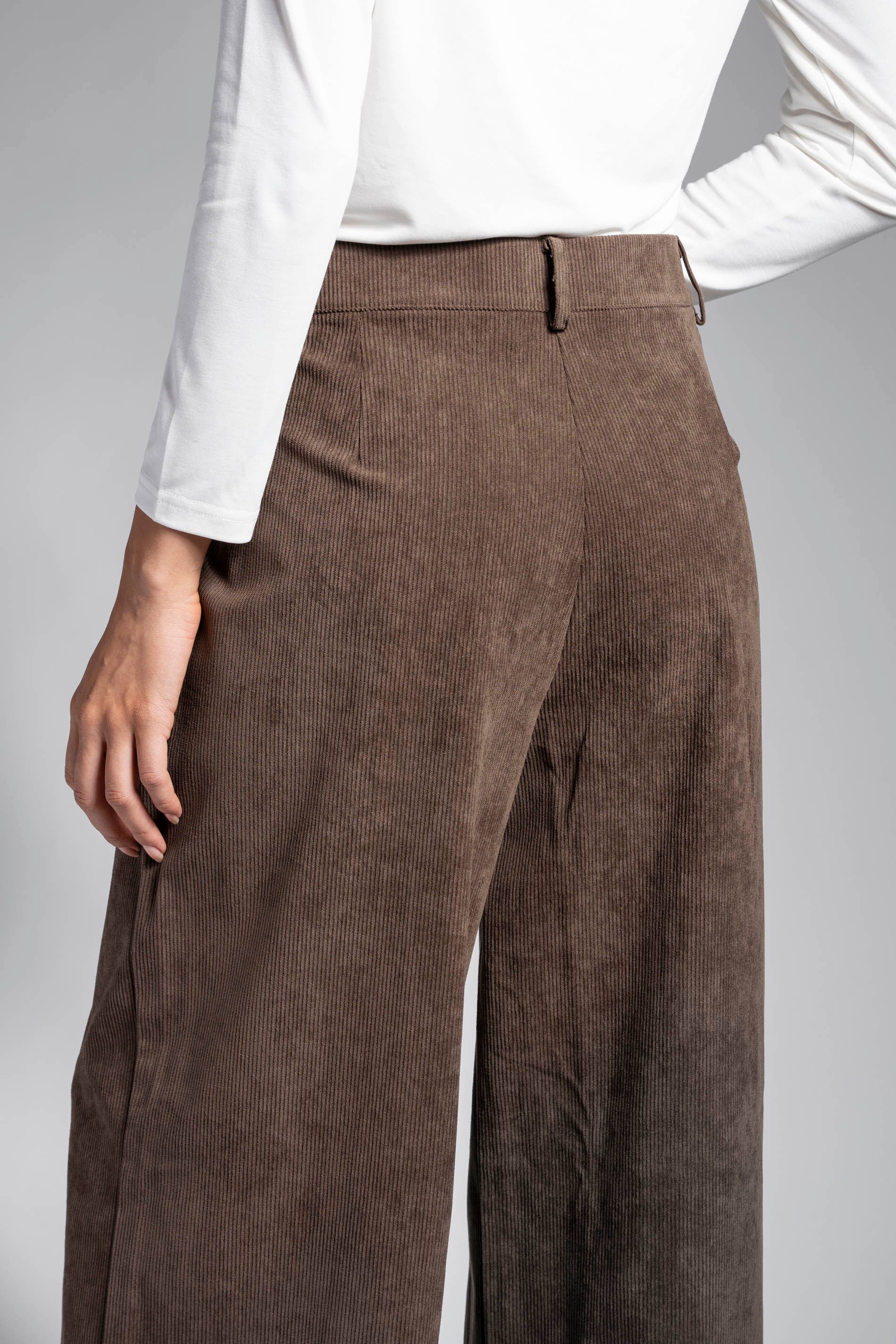 PANTALÓN VELLUTO café