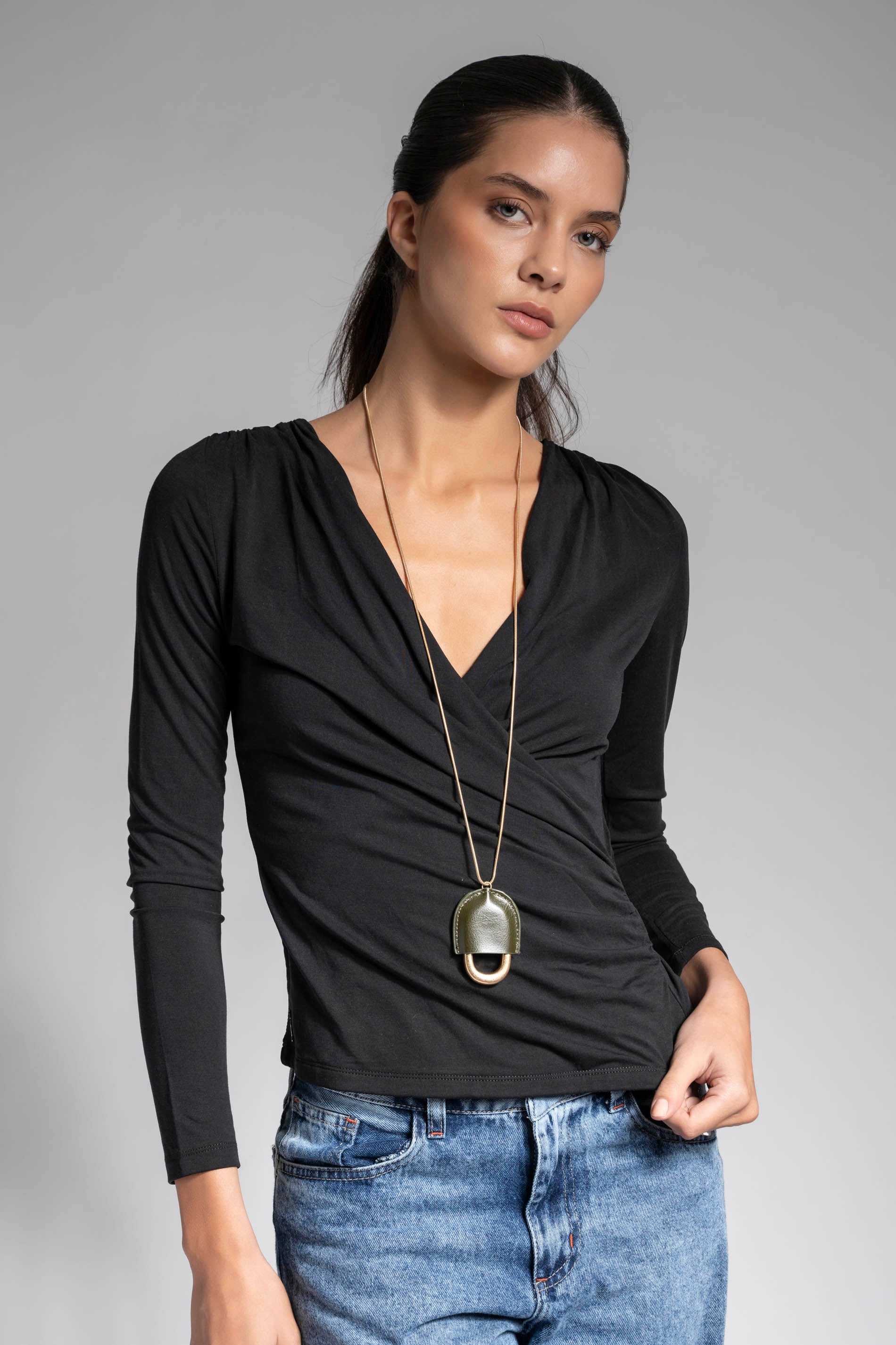 POLERA VICTORIA negro