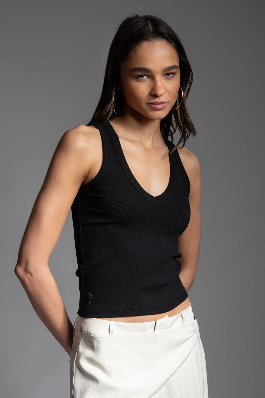 POLERA MARU V negro