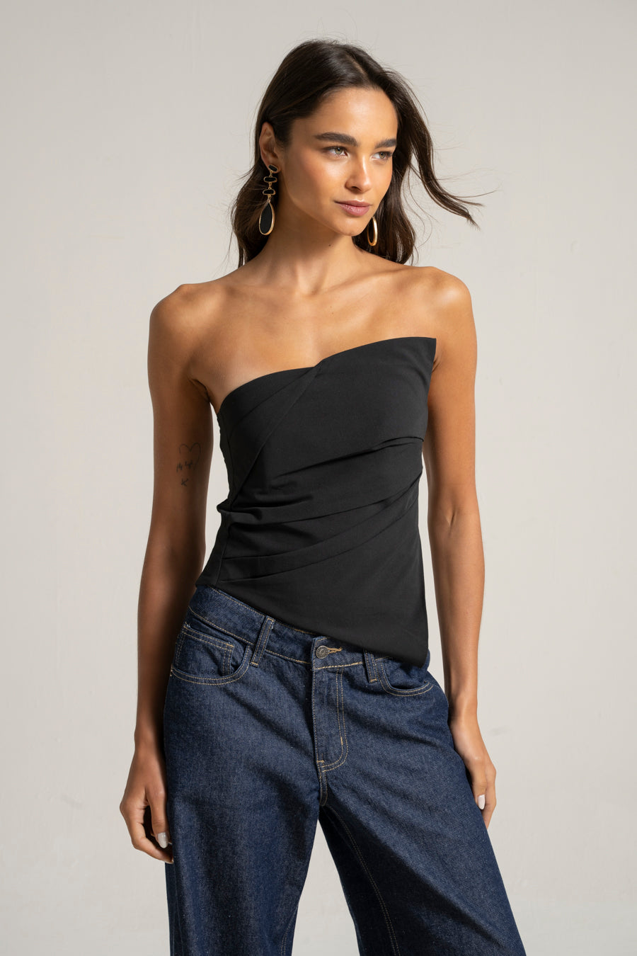 STRAPLESS DELFINA negro