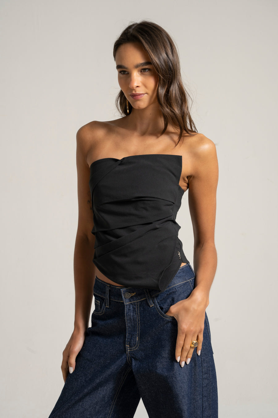 STRAPLESS DELFINA negro